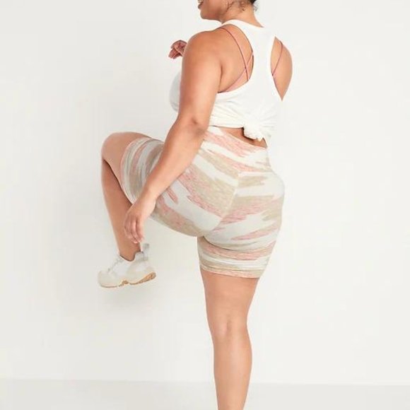 Old Navy Extra High-Waisted PowerChill Hidden-Pocket Biker Shorts New - Picture 8 of 8